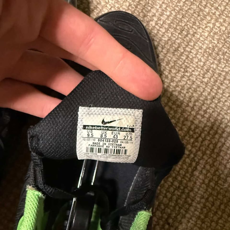 NIKE TN GREEN LANTURN (9.5)