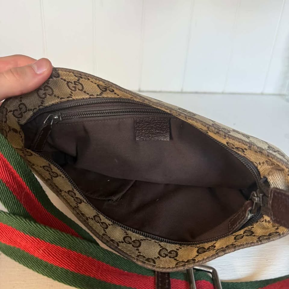GUCCI MESSENGER BAG