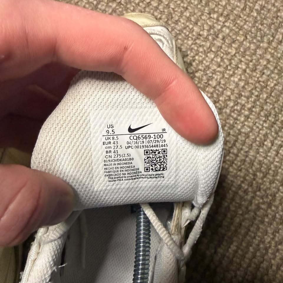 NIKE TAILWIND REFLECTIVE (9.5)