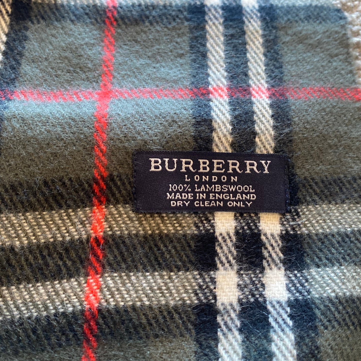 BURBERRY LAMBSWOOL SCARF (OS)