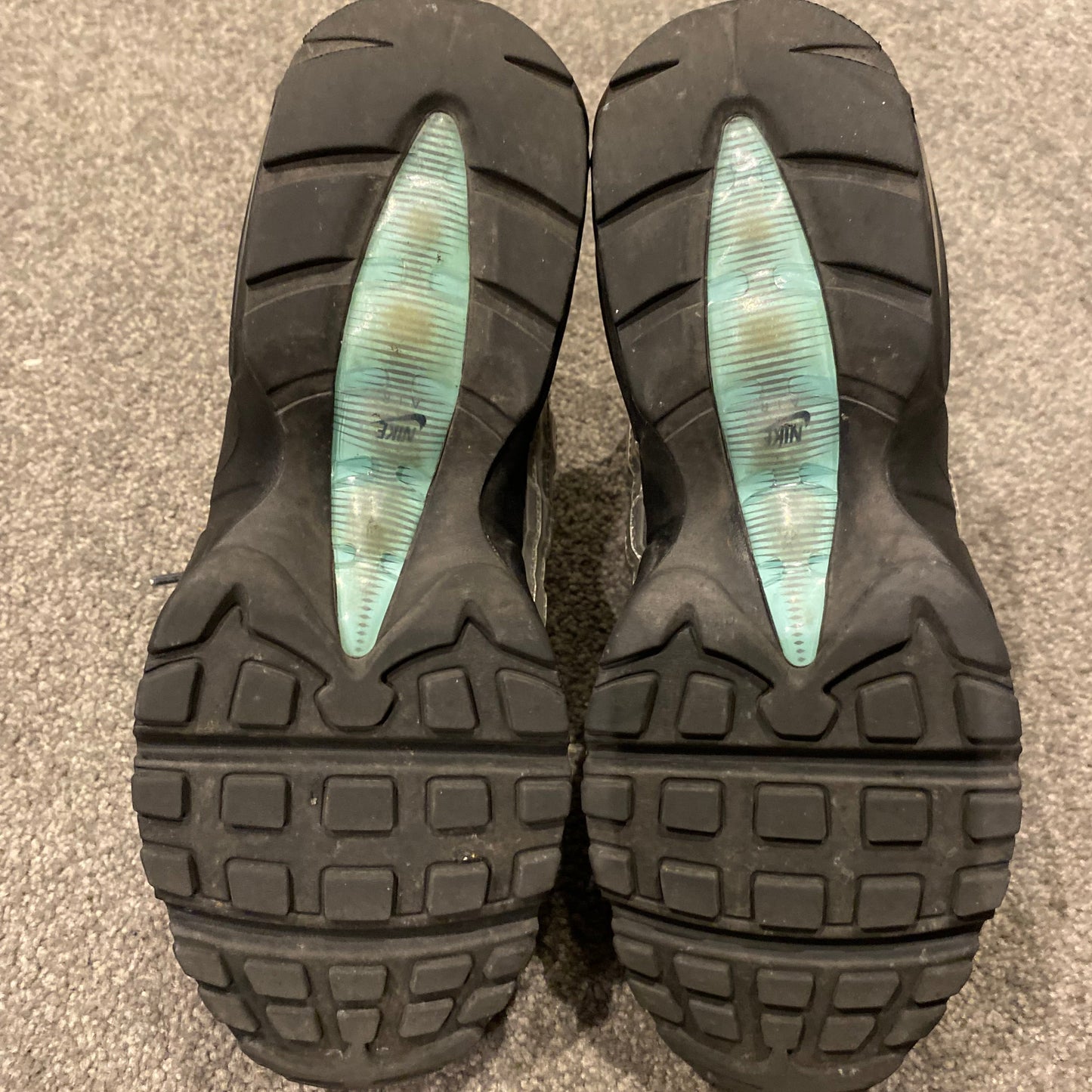 NIKE AIR MAX 95 (DNA) (9.5)