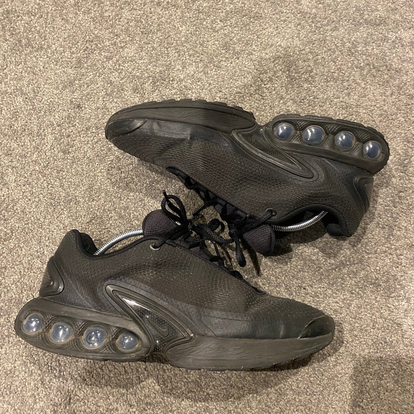 NIKE AIR MAX DN BLACK (10.5)