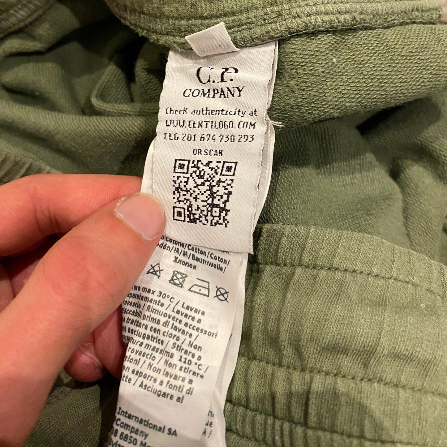 CP COMPANY SHORTS (L)