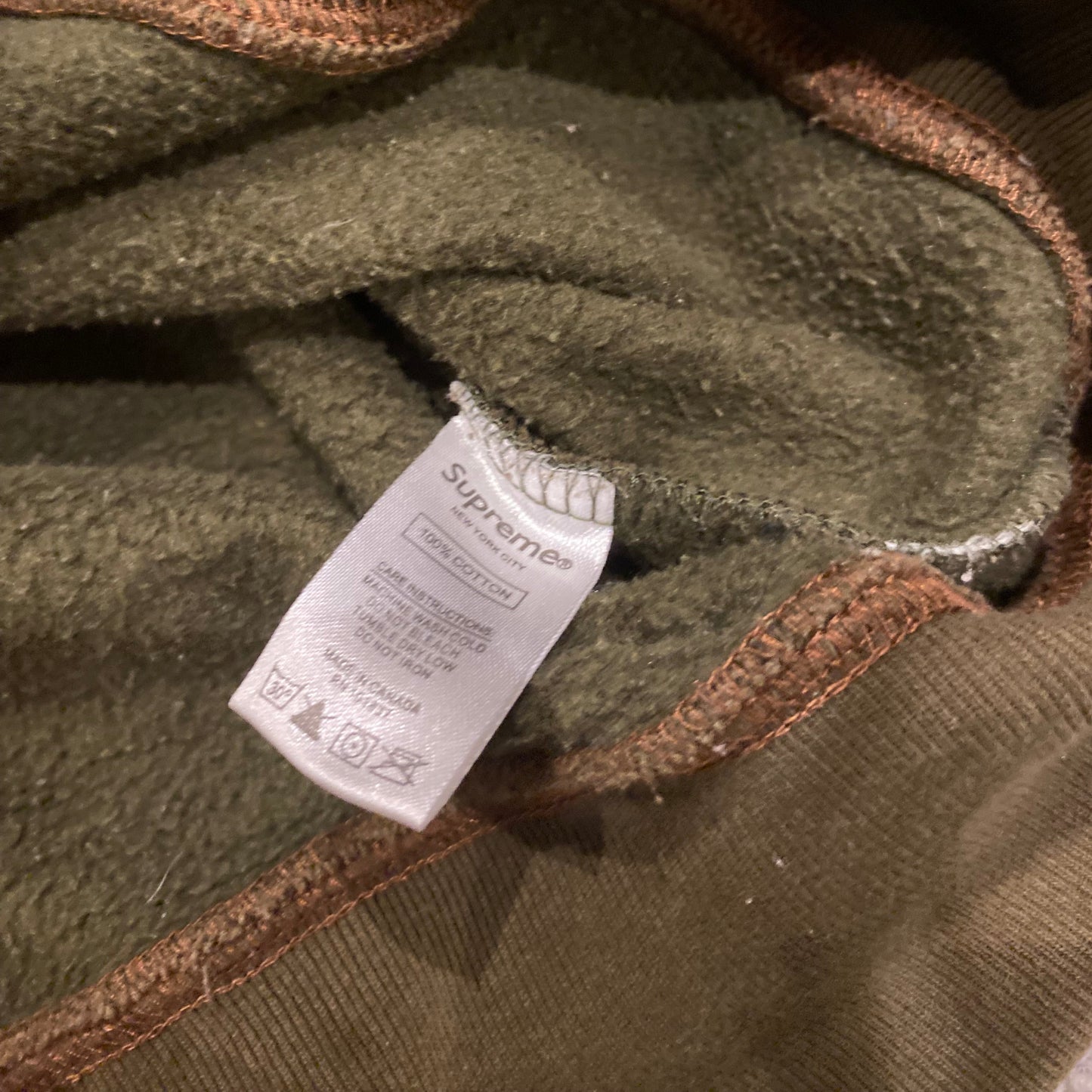 SUPREME CREWNECK (S)