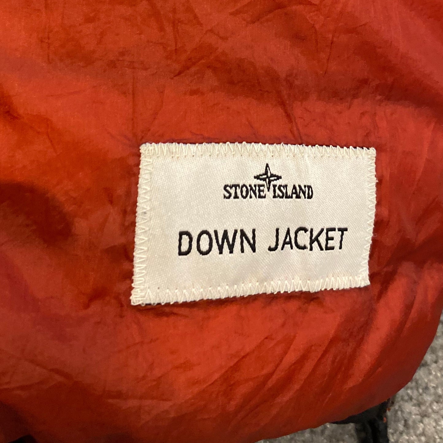 STONE ISLAND PUFFER JACKET (S)