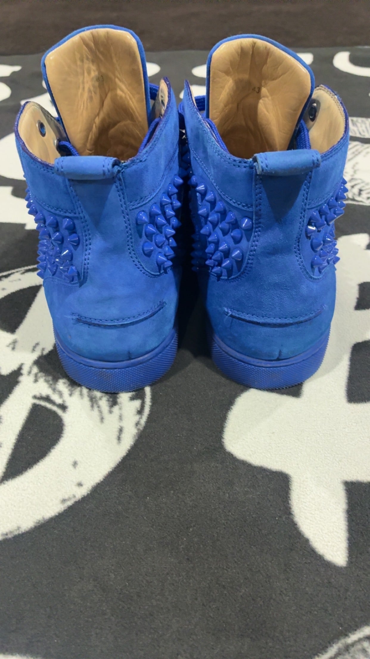 CHRISTIAN LOUBOUTIN (43)