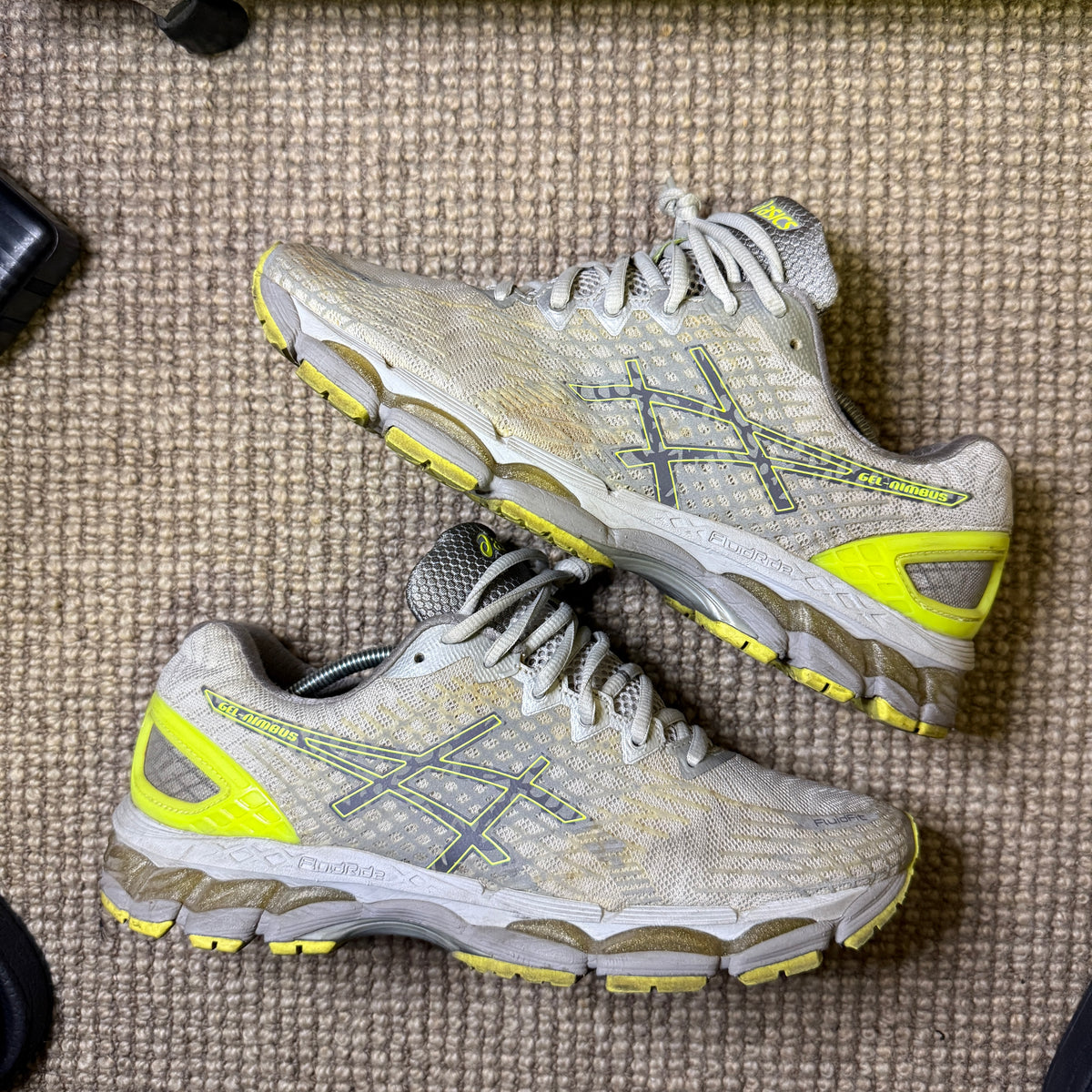 ASICS NIMBUS 17 (9.5)