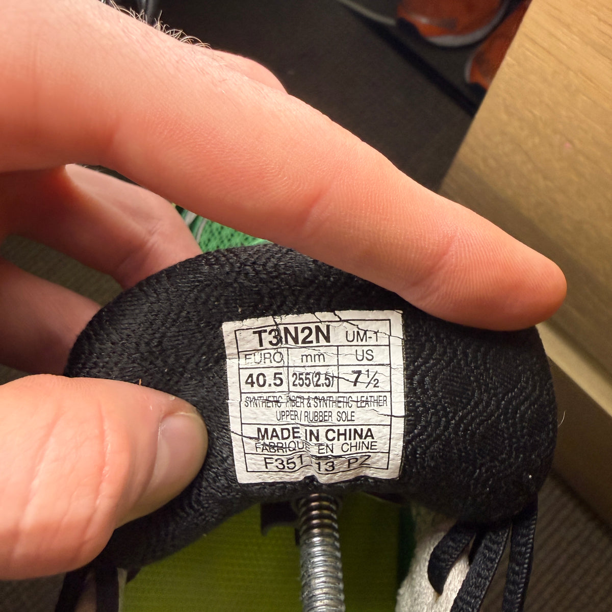 ASICS KAYANO 20 (7.5)