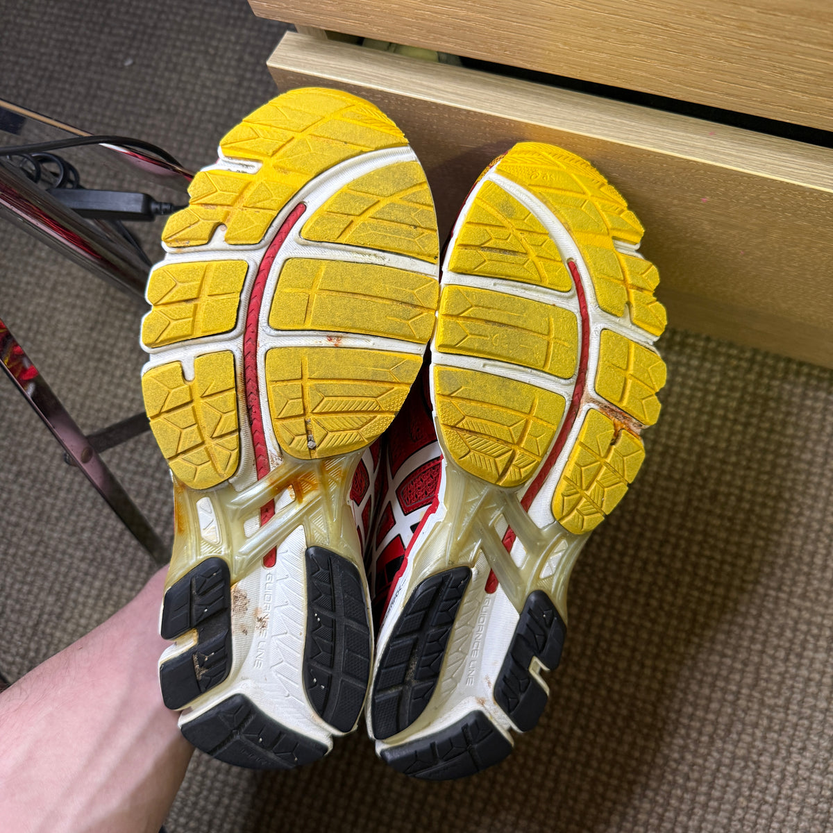 ASICS KAYANO 20 (7.5)