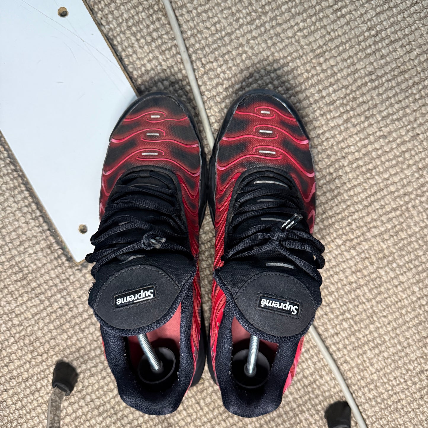NIKE TN SUPREME (9.5)