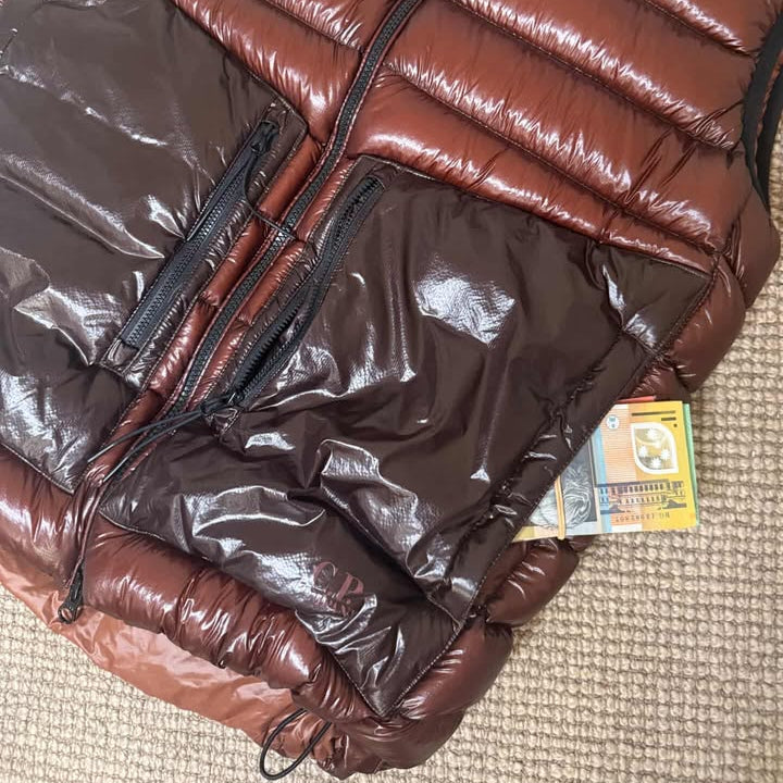 CP COMPANY PUFFER VEST (M)