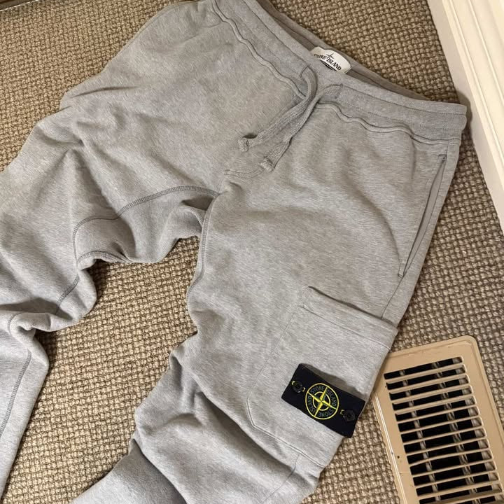 STONE ISLAND JOGGERS (M)