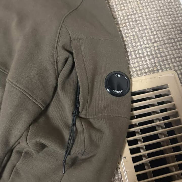 CP COMPANY HOODIE (L)