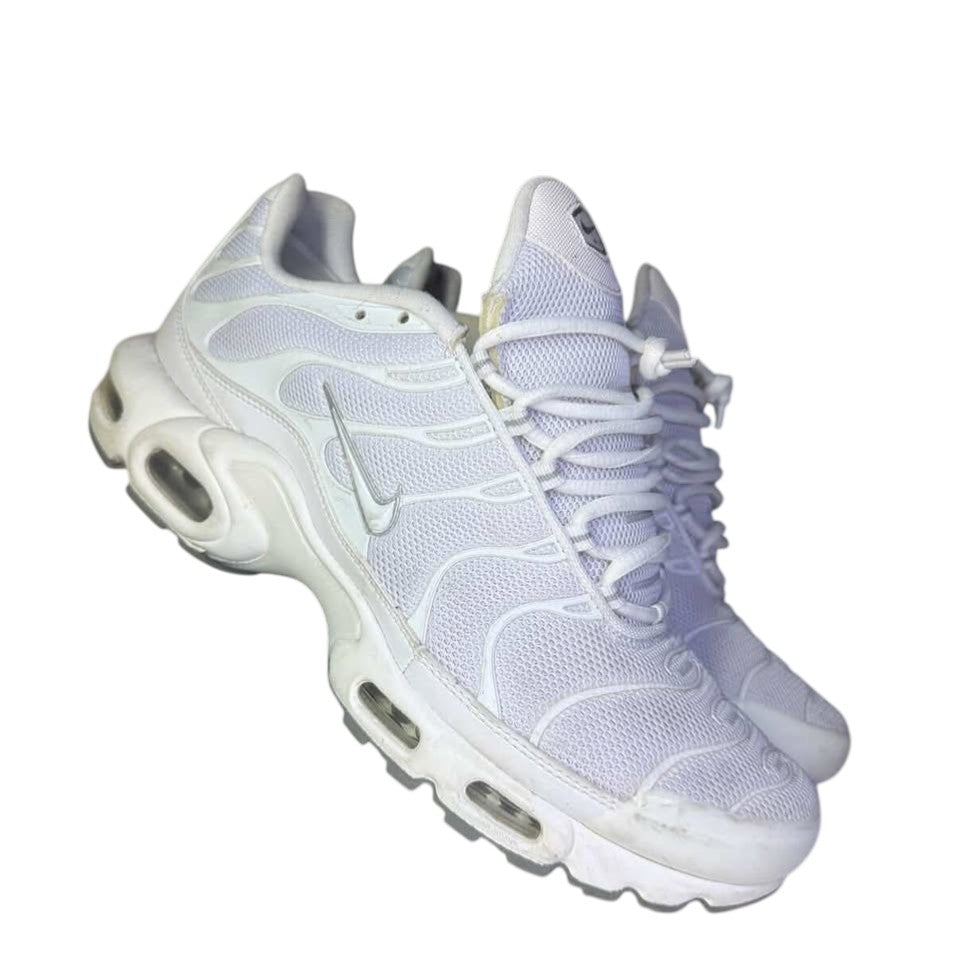 NIKE TN TRIPLE WHITE (10)
