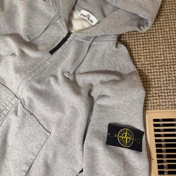 STONE ISLAND ZIP-UP (L)