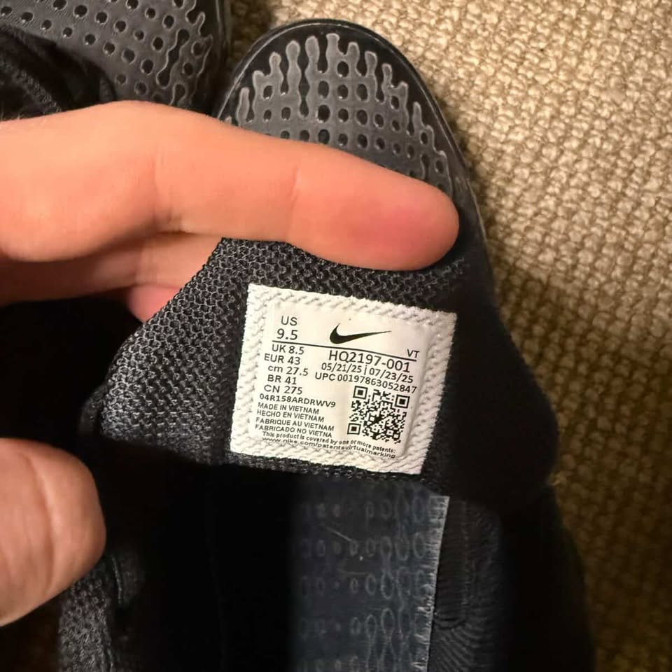 NIKE TN 7 (9.5)