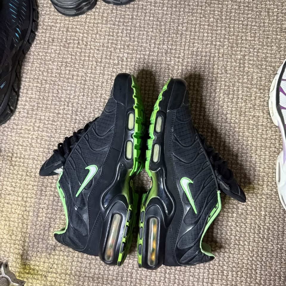 NIKE TN GREEN LANTURN (9.5)