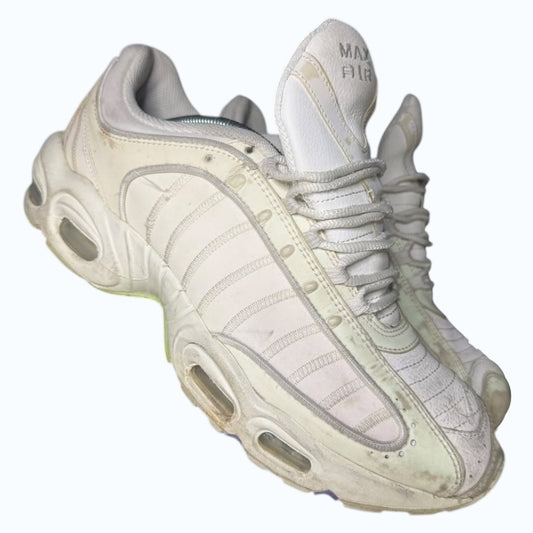 NIKE TAILWIND REFLECTIVE (9.5)