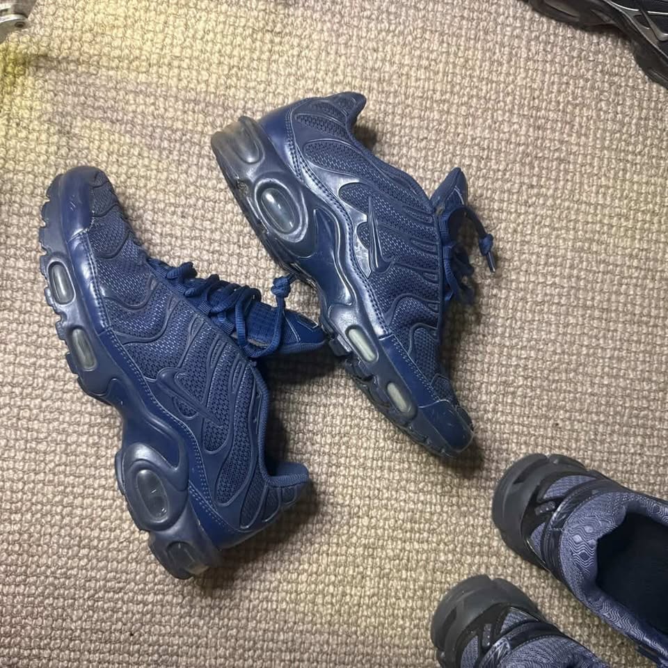 NIKE TN TRIPLE NAVY (9)