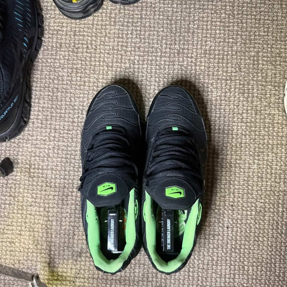 NIKE TN GREEN LANTURN (9.5)