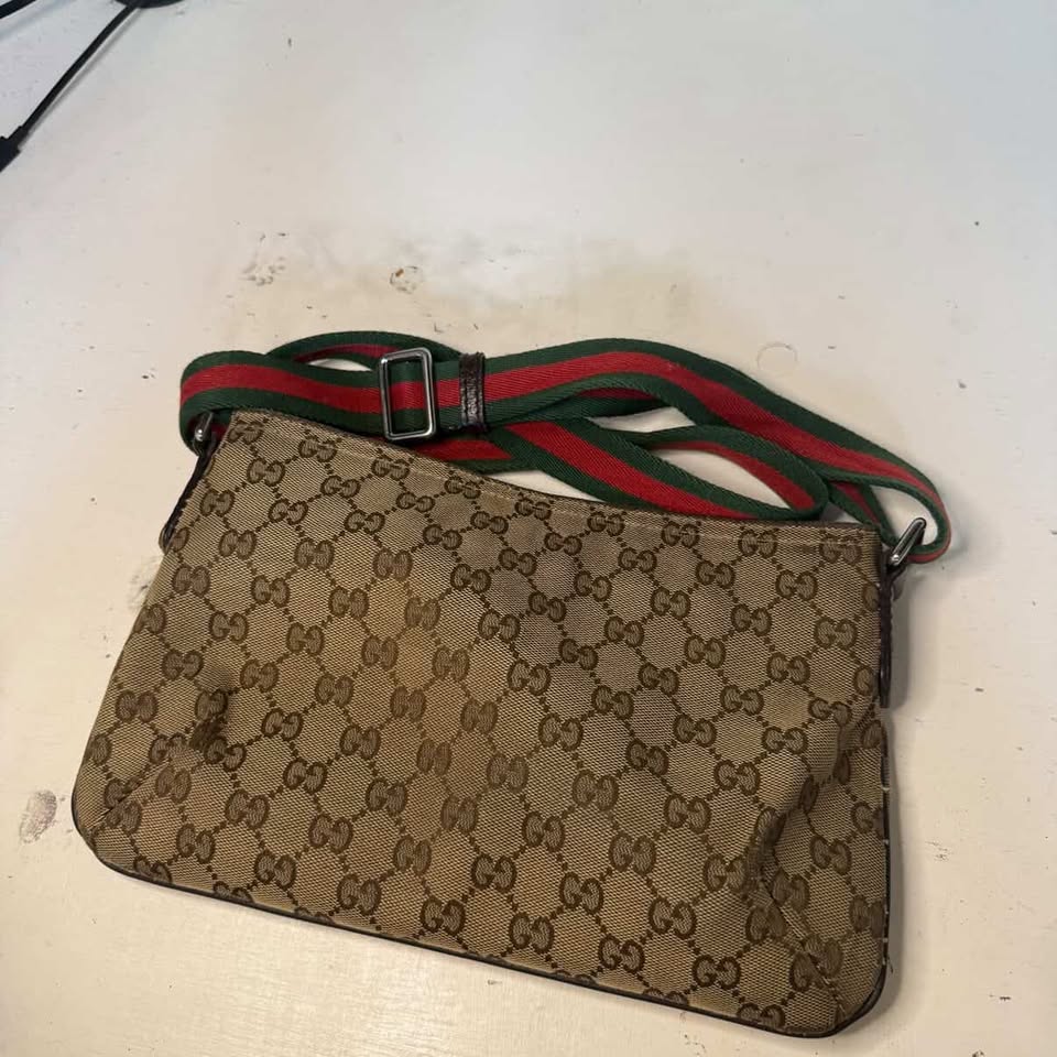 GUCCI MESSENGER BAG