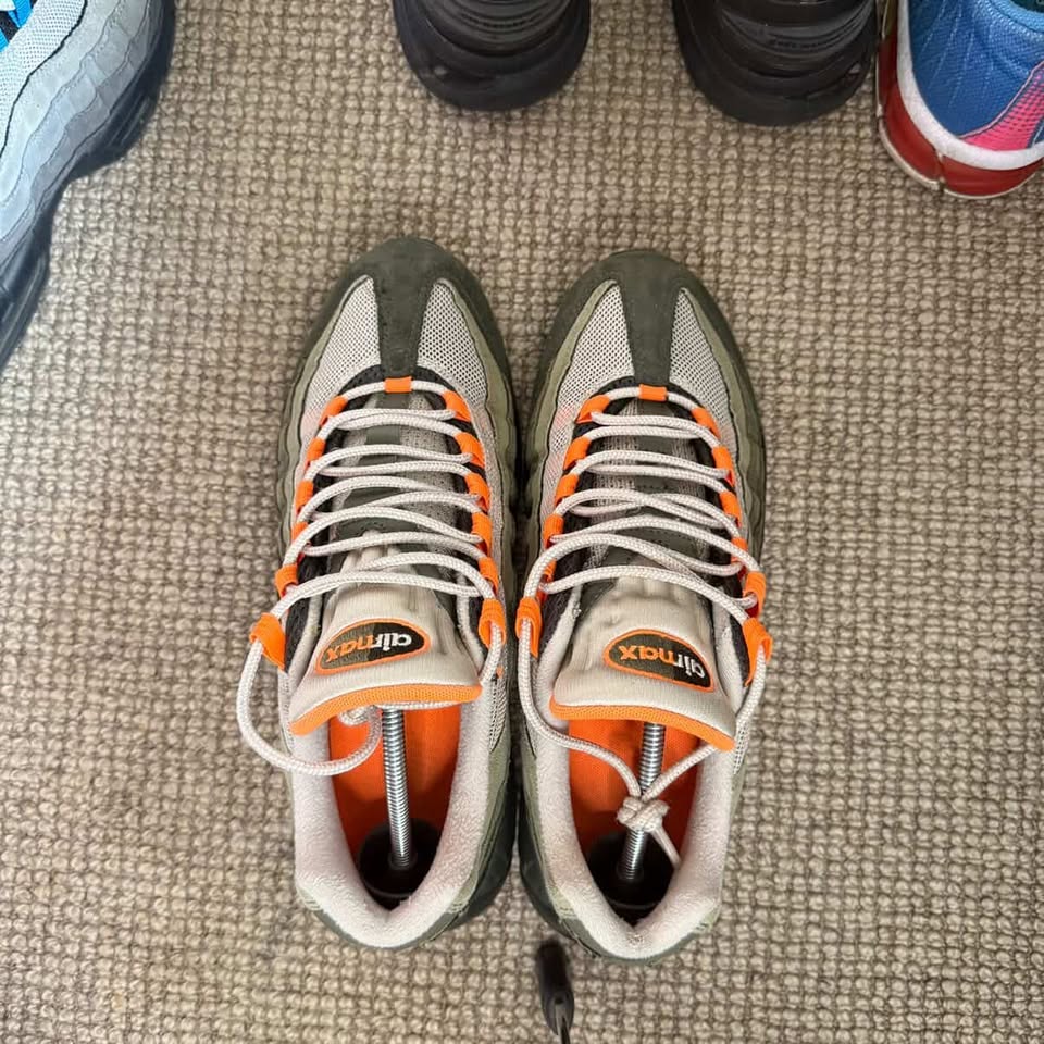 NIKE AIRMAX 95 OLIVE ORANGE BLAST (9.5)