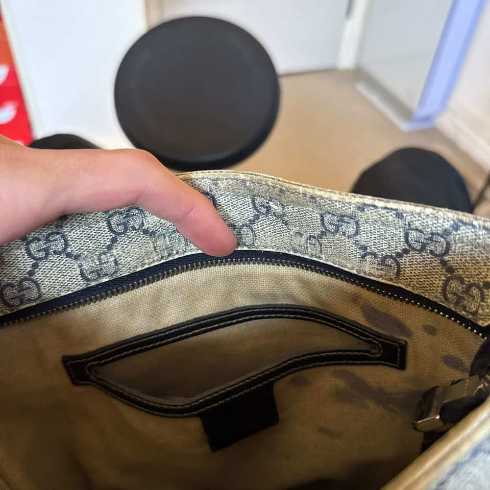 GUCCI MESSENGER BAG