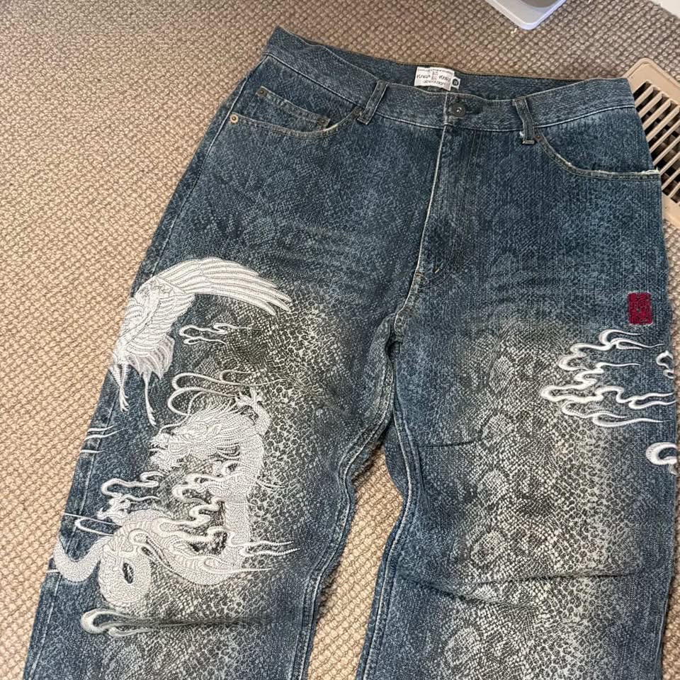 KARA KURI EMBROIDERED JEANS (35)