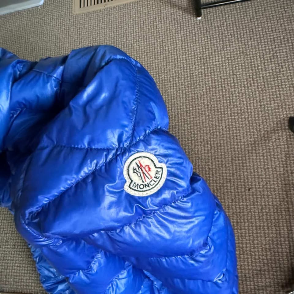 MONCLER PUFFER JACKET BLUE (M)