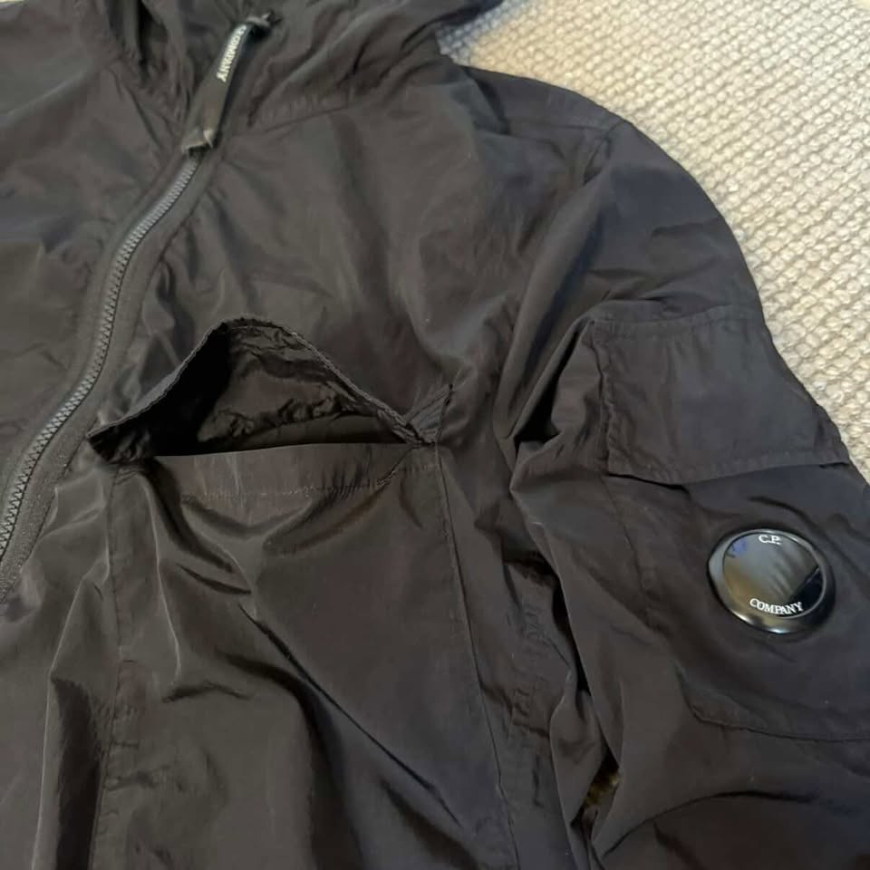 CP COMPANY CHROME JACKET (L)