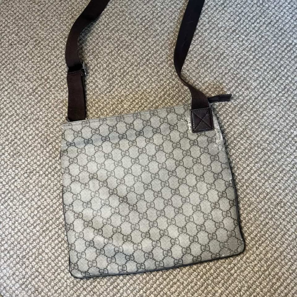 GUCCI MESSENGER BAG