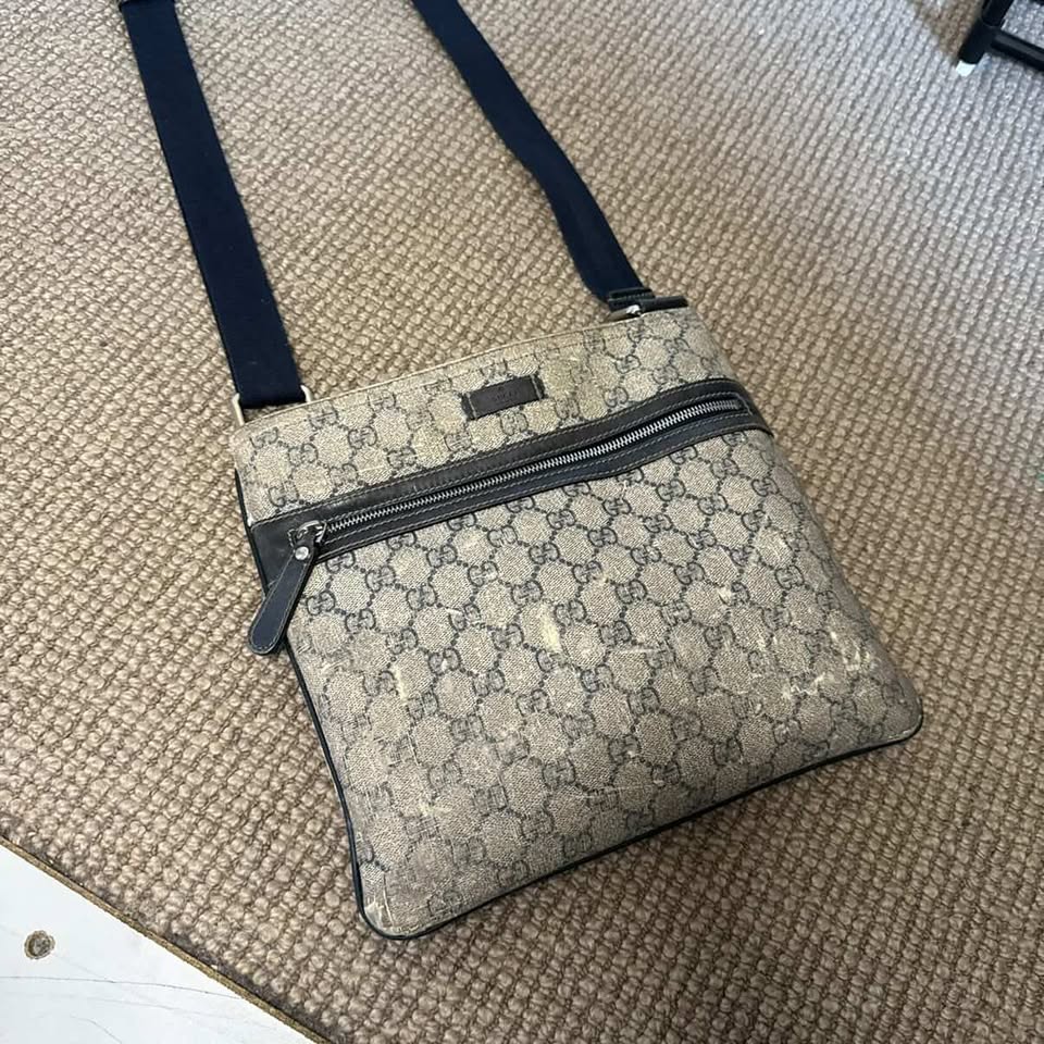 GUCCI MESSENGER BAG