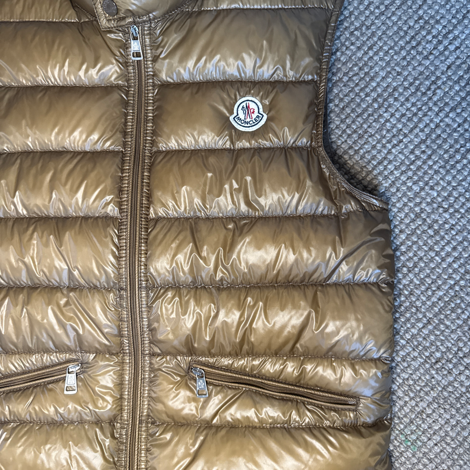 MONCLER VEST (S)