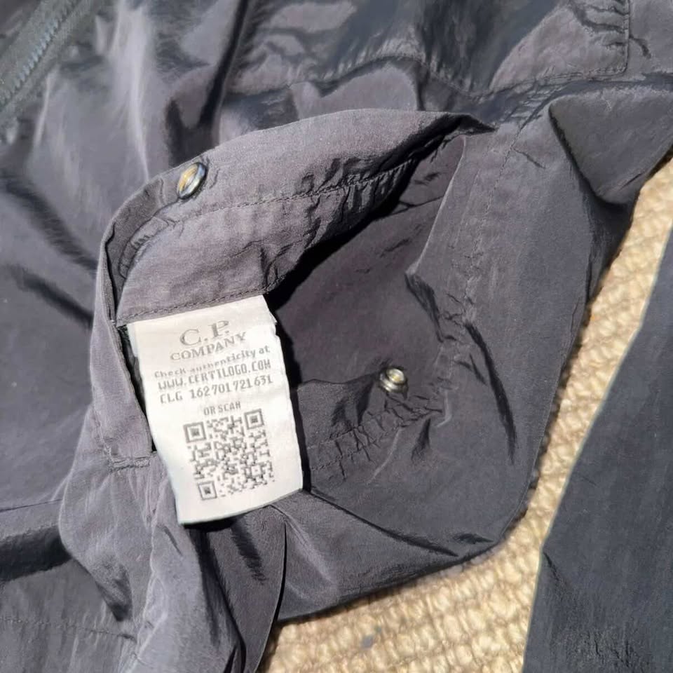 CP COMPANY CHROME JACKET (L)