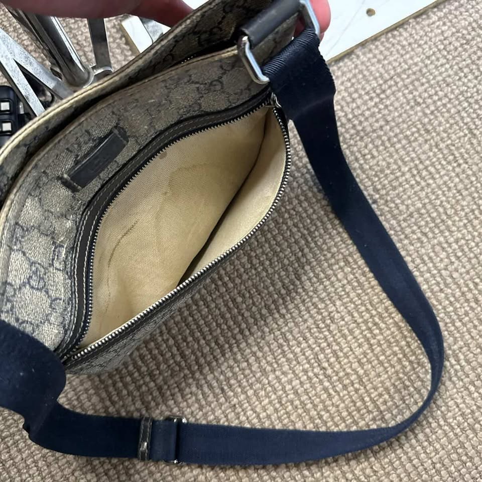 GUCCI MESSENGER BAG