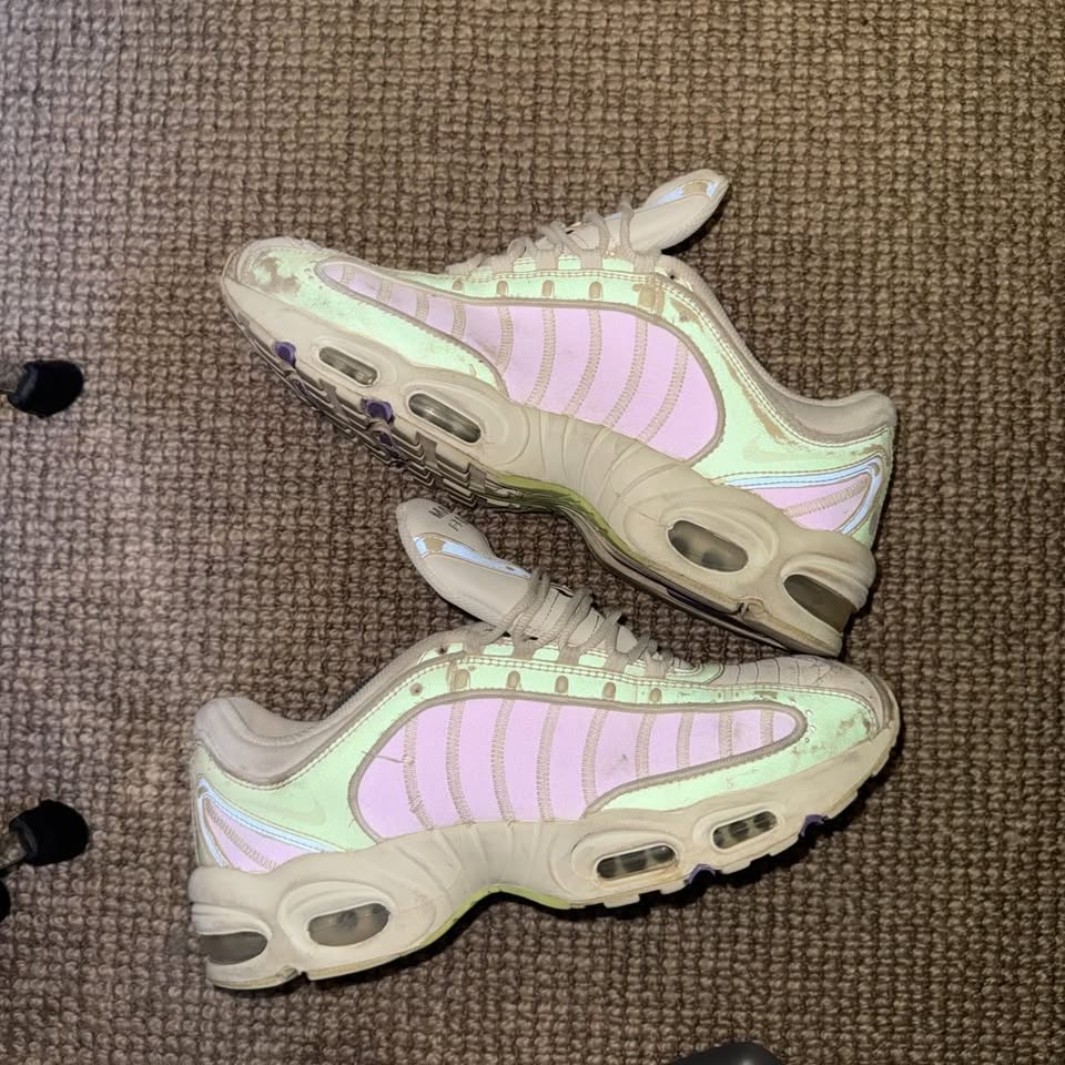 NIKE TAILWIND REFLECTIVE (9.5)
