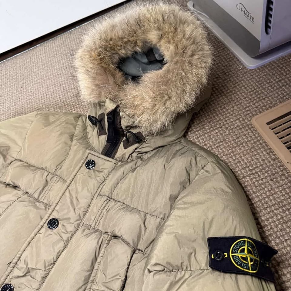STONE ISLAND PUFFER FUR HOOD (L)