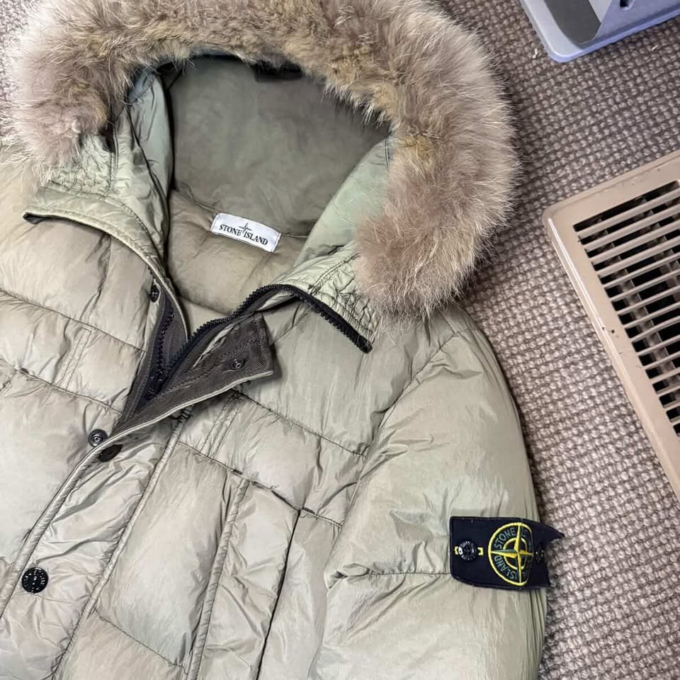 STONE ISLAND PUFFER FUR HOOD (L)