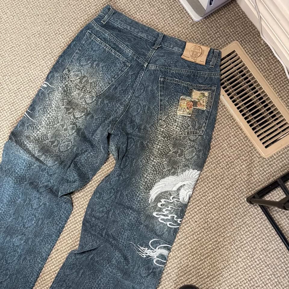 KARA KURI EMBROIDERED JEANS (35)