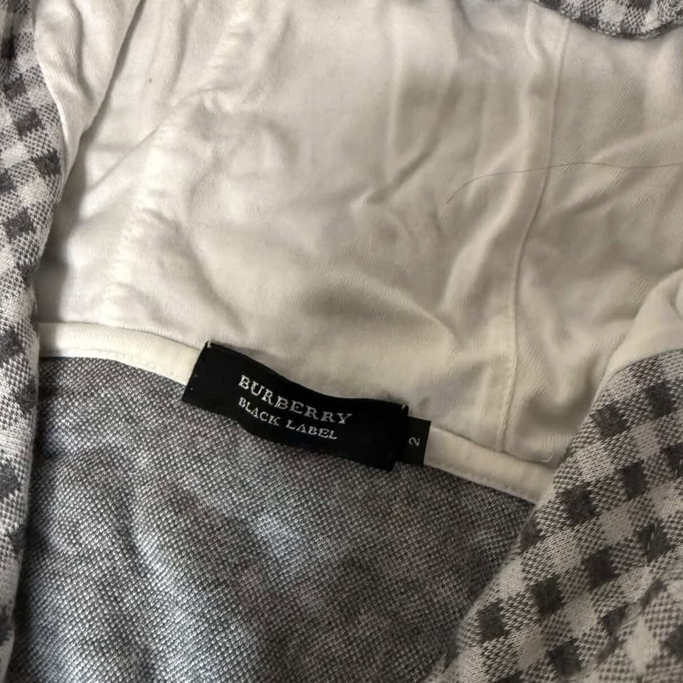 BURBERRY ZIP HOODIE (XS)