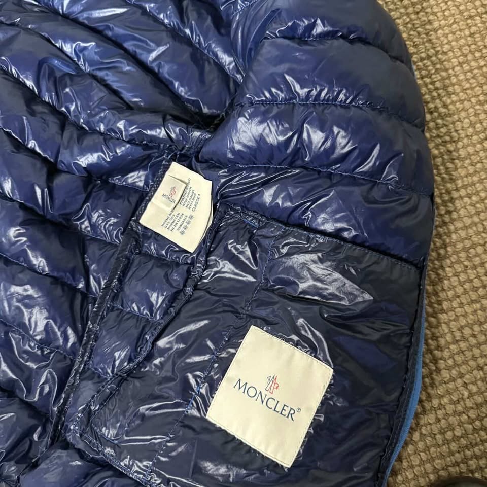 MONCLER PUFFER JACKET BLUE (M)