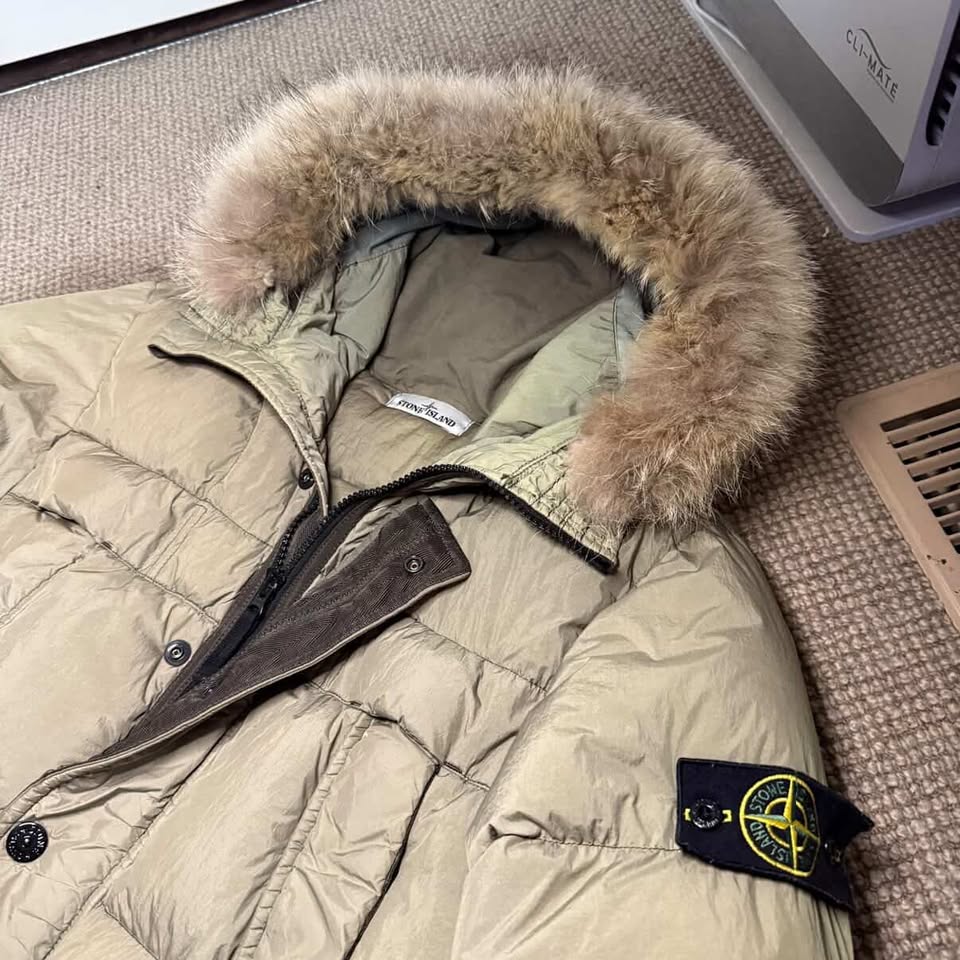 STONE ISLAND PUFFER FUR HOOD (L)