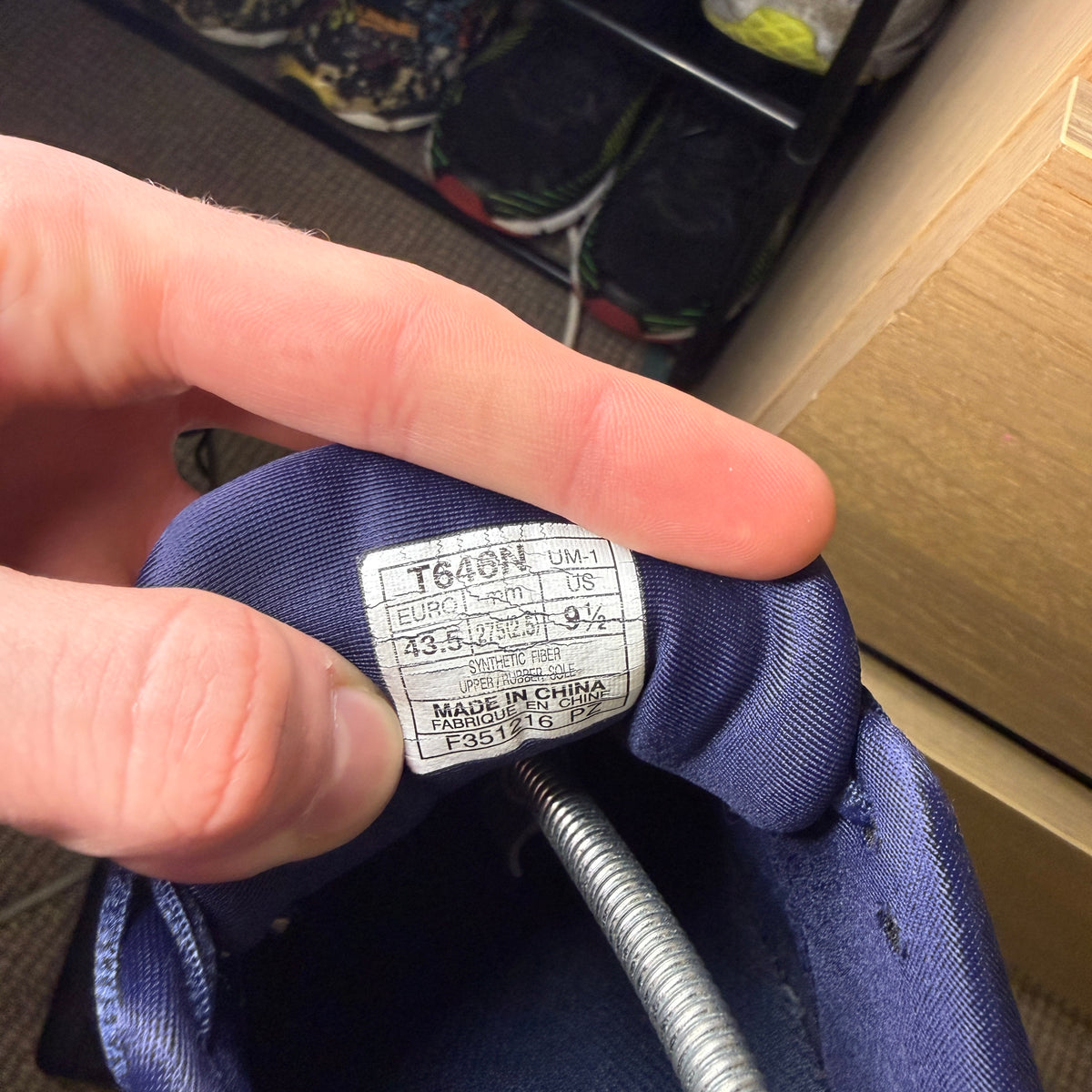 ASICS KAYANO 23 (9.5)