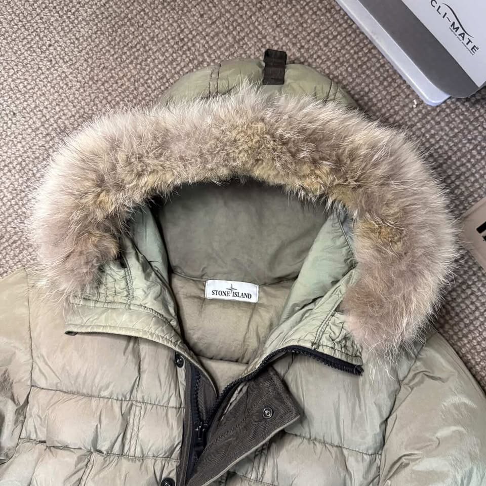 STONE ISLAND PUFFER FUR HOOD (L)