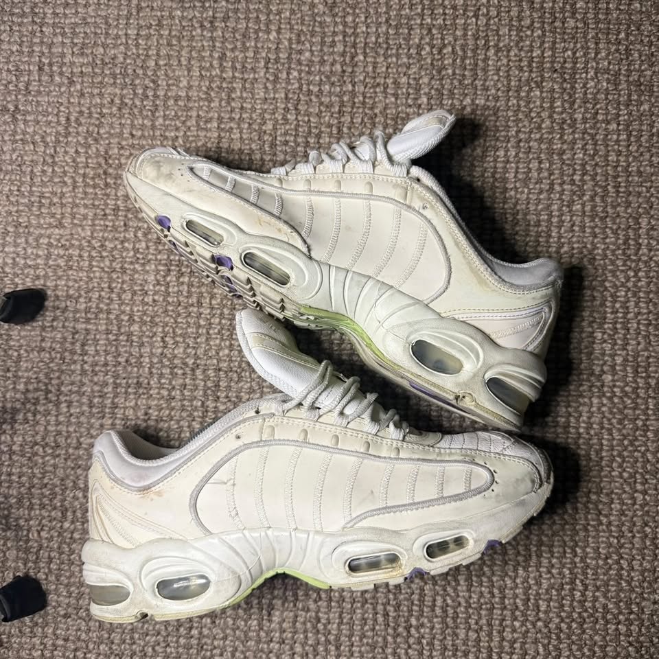 NIKE TAILWIND REFLECTIVE (9.5)