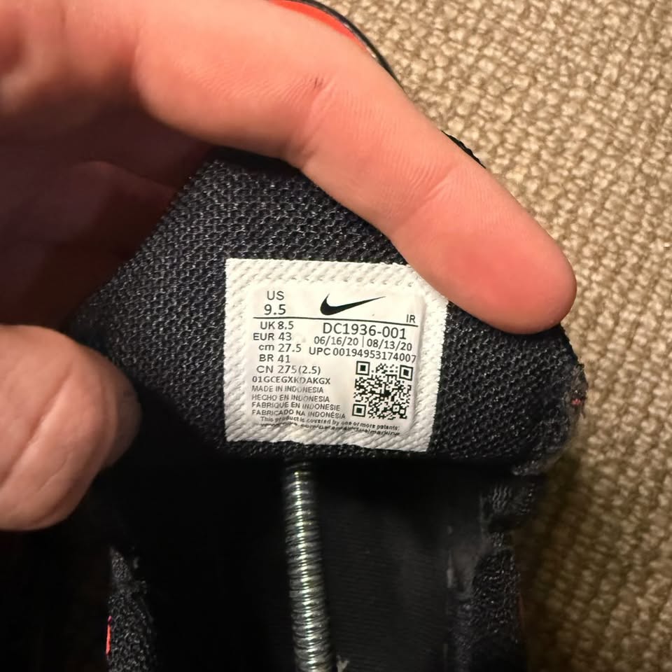 NIKE TN DEADPOOL (9.5)