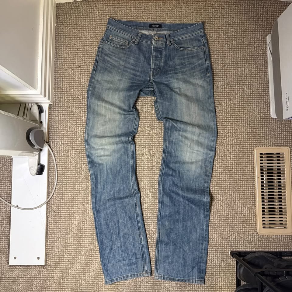 BURBERRY HORSE JEANS (30)