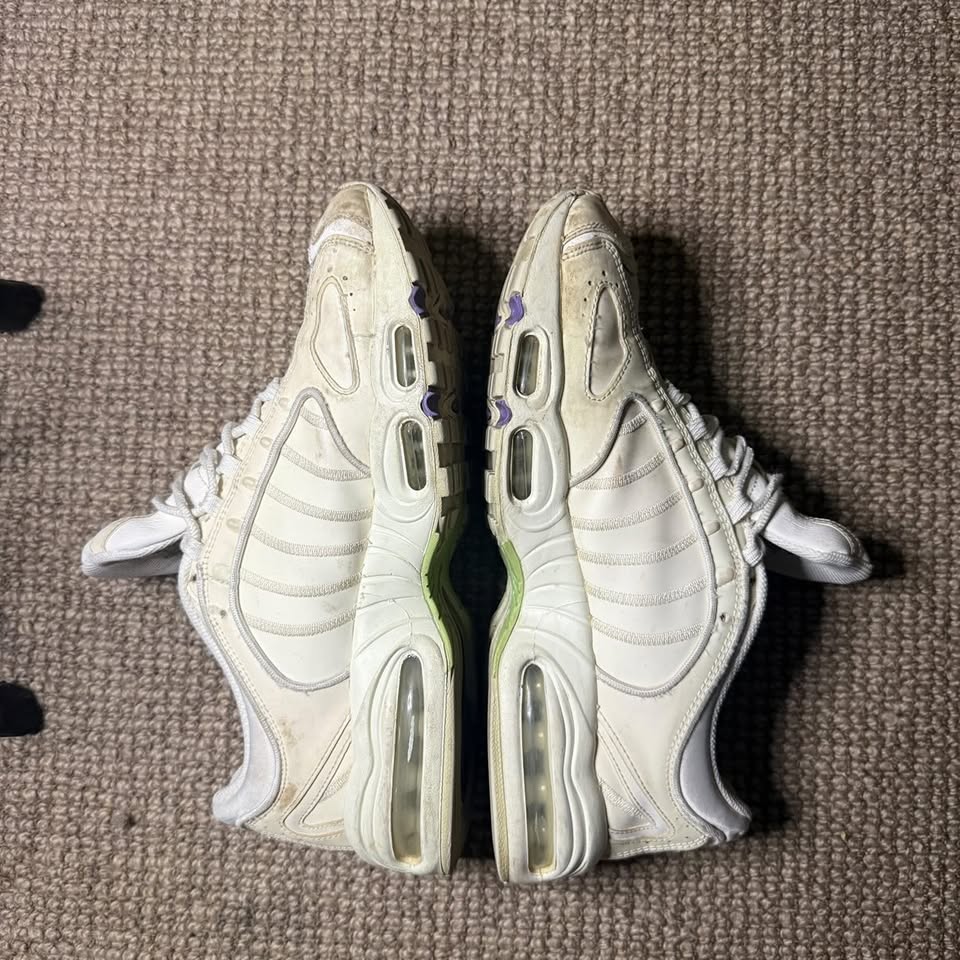 NIKE TAILWIND REFLECTIVE (9.5)