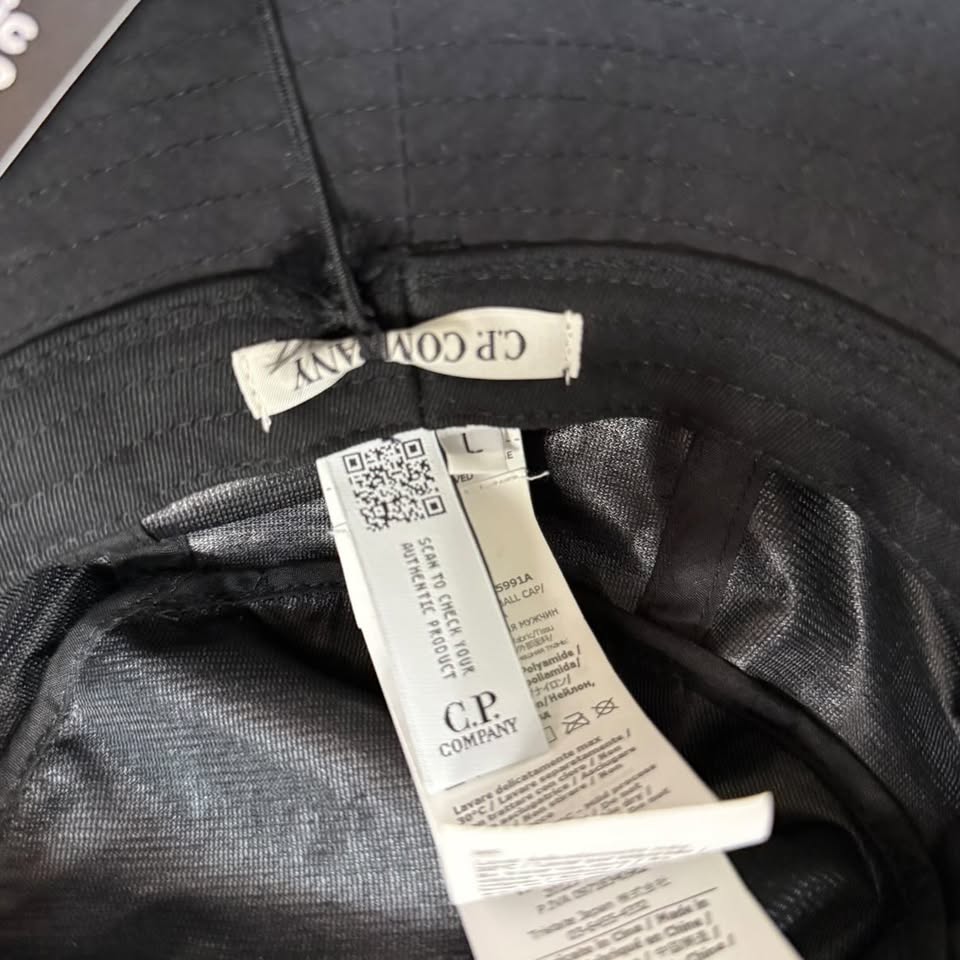 CP COMPANY BUCKET HAT (L)