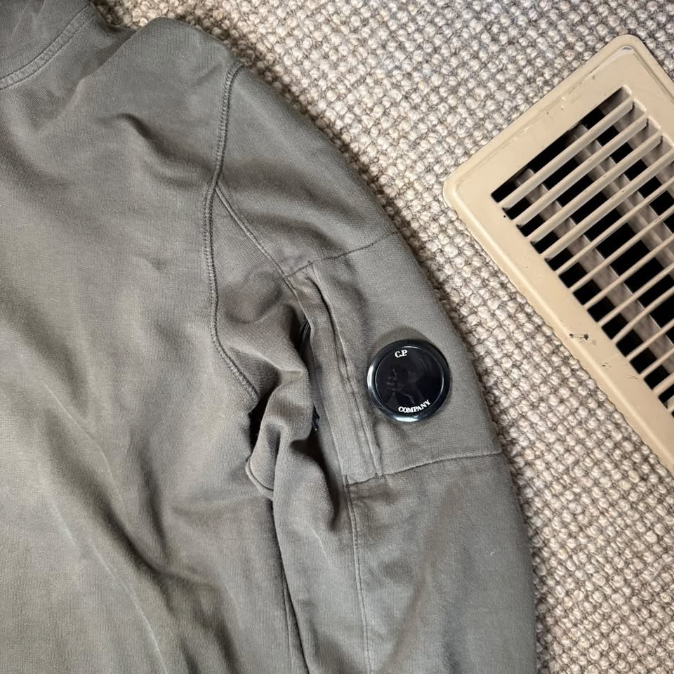 CP COMPANY HOODIE (S)